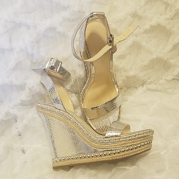 Heels - Picture 2 of 4